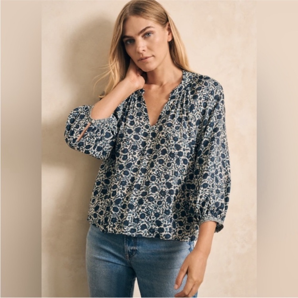 FAHERTY PORTIA TOP- NAVYFOLLY FLORAL size XS blue‎ white boho cottage lose
